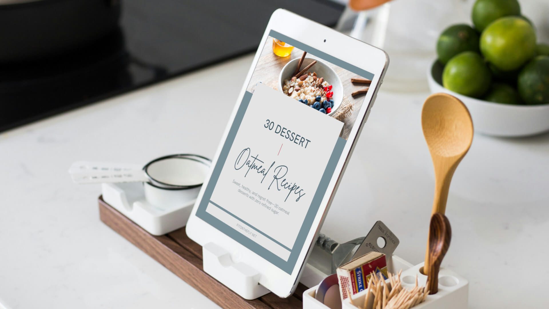 Fit on the Fly - 30 Dessesrt Oatmeal Recipes Product (2) (1)