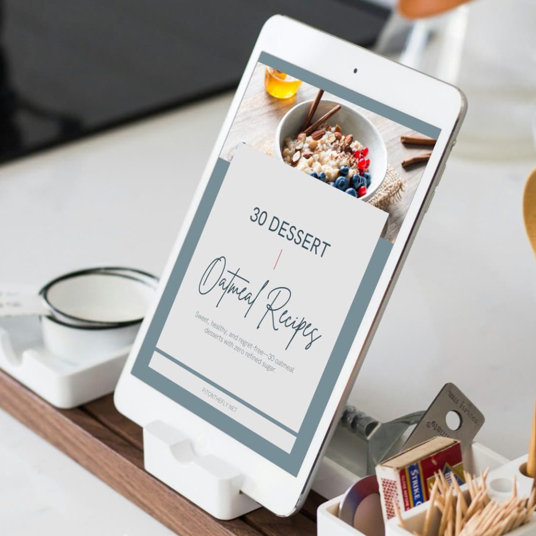 Fit on the Fly - 30 Dessesrt Oatmeal Recipes Product (2) (1)